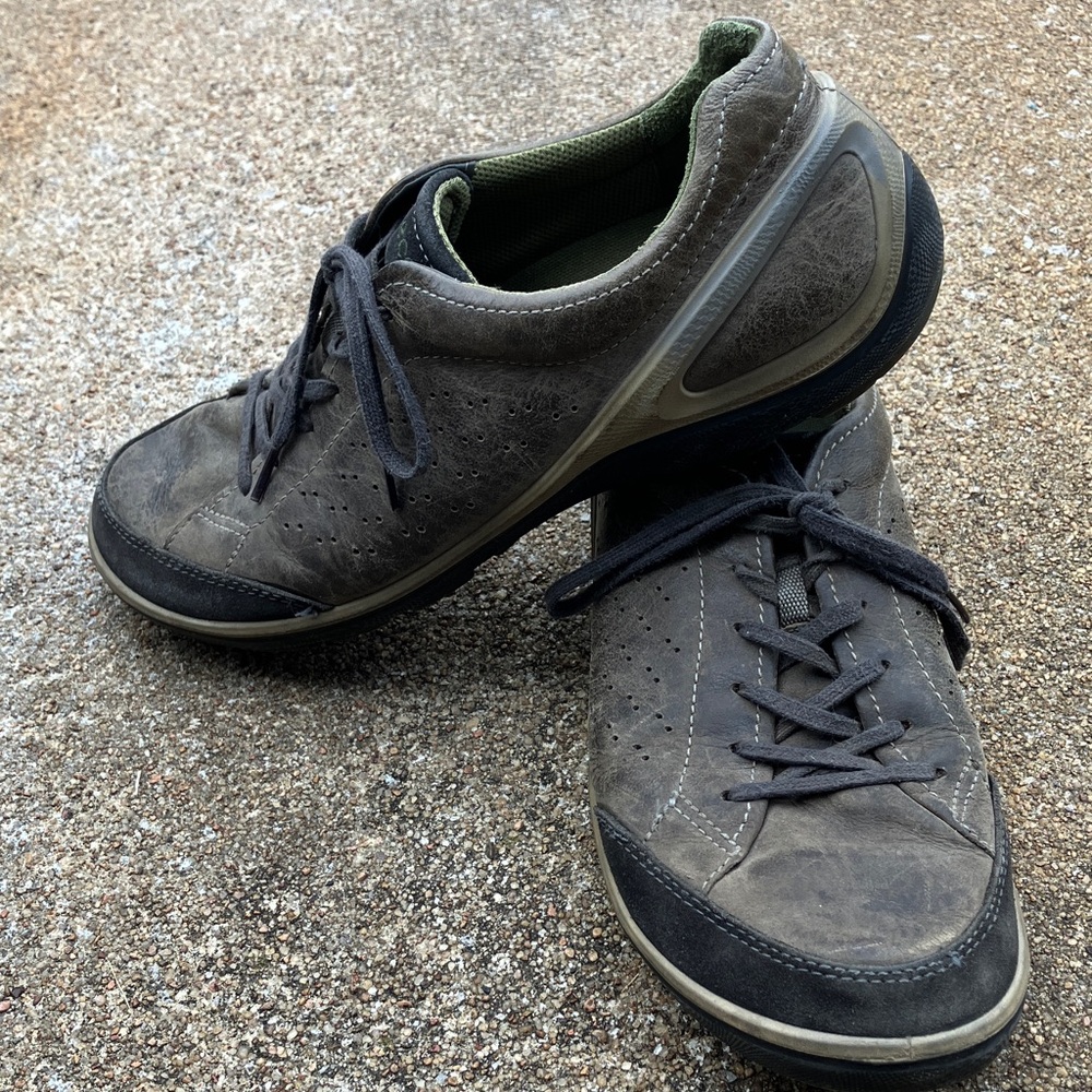 Ecco Men's Gray and Black Sneakers